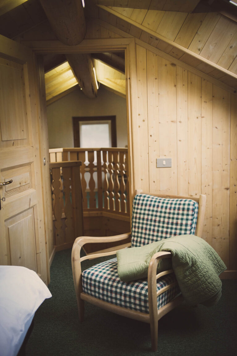 Camera da letto in stile alpino